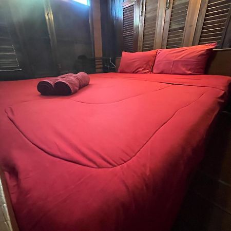 Baan Are Gong Riverside Homestay Аюттхая Екстер'єр фото