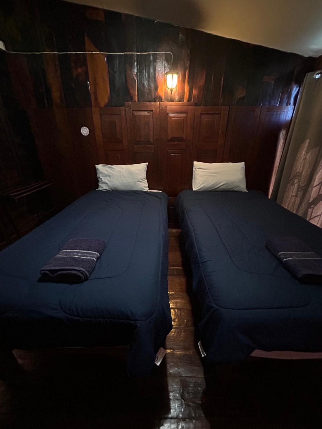 Baan Are Gong Riverside Homestay Аюттхая Екстер'єр фото