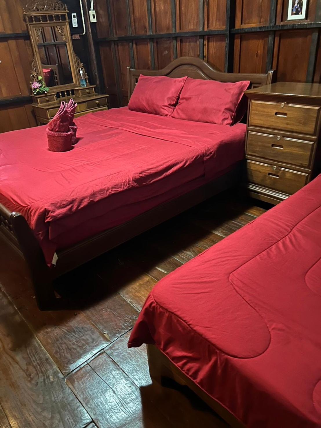 Baan Are Gong Riverside Homestay Аюттхая Екстер'єр фото