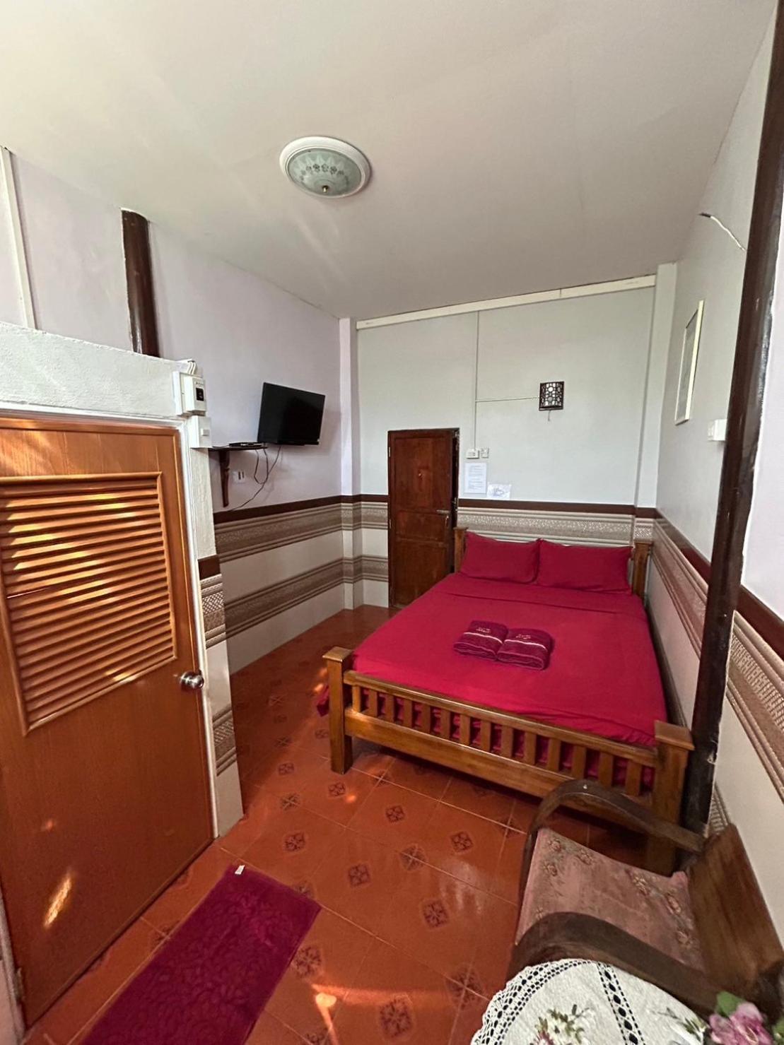 Baan Are Gong Riverside Homestay Аюттхая Екстер'єр фото