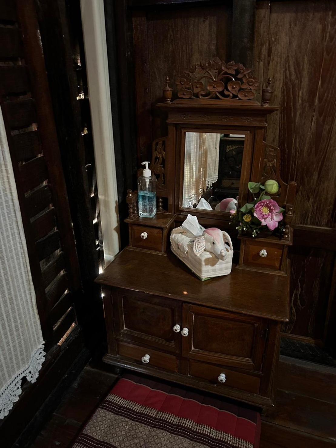 Baan Are Gong Riverside Homestay Аюттхая Екстер'єр фото