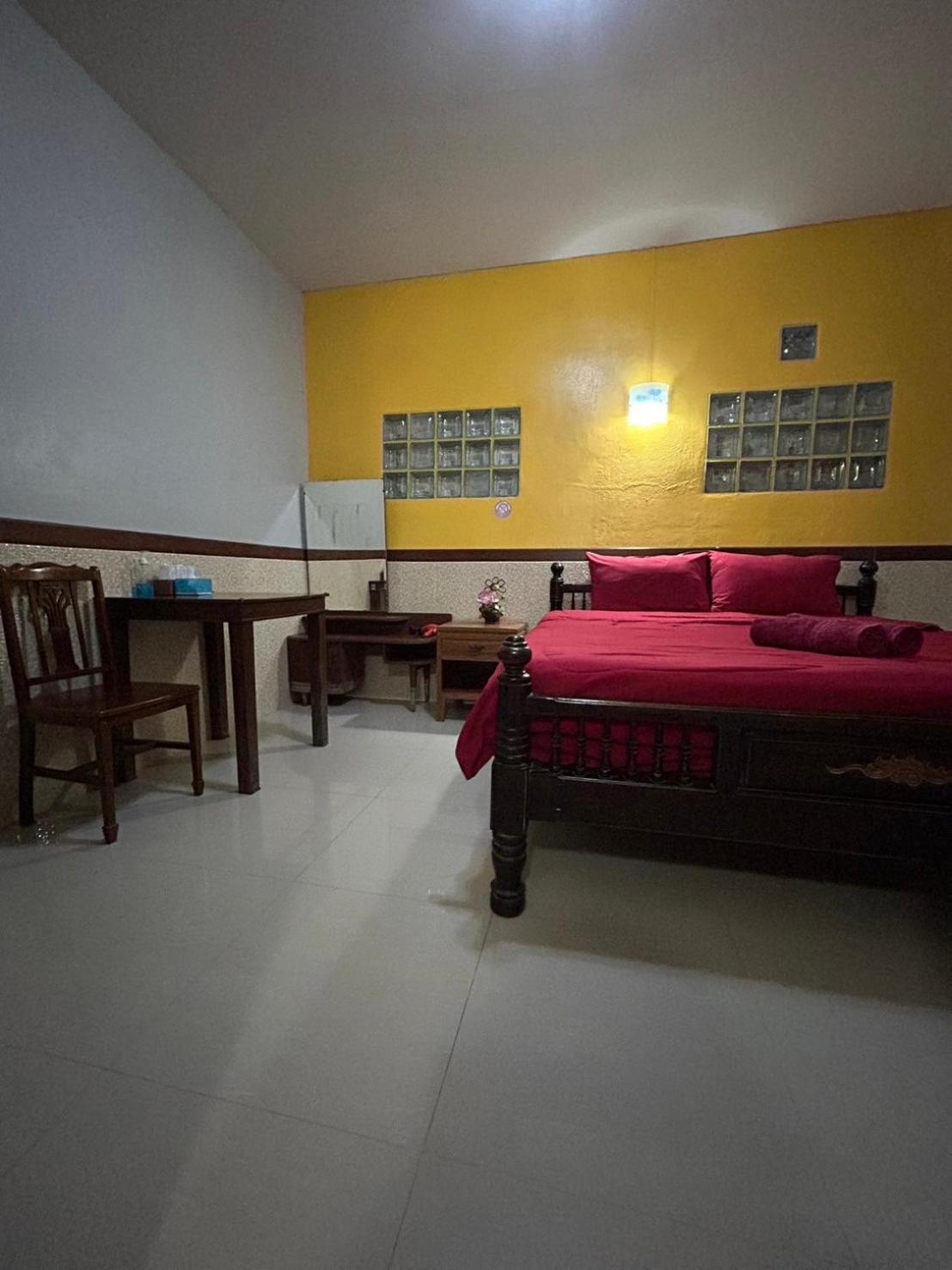 Baan Are Gong Riverside Homestay Аюттхая Екстер'єр фото