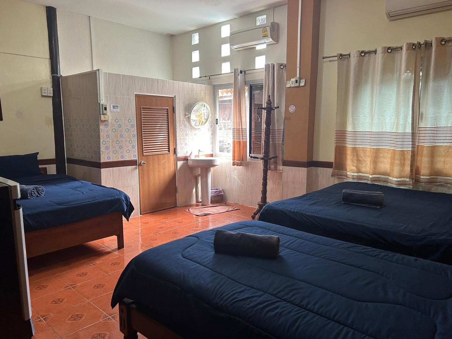 Baan Are Gong Riverside Homestay Аюттхая Екстер'єр фото